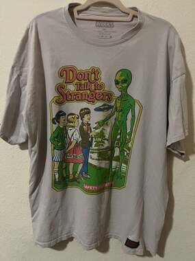 Steven Rhodes Don't Talk To Strangers Alien Graphic T-Shirt XXL